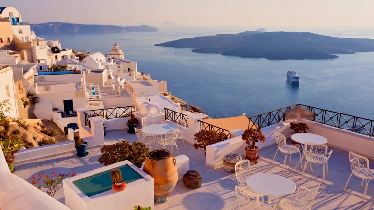 Ble Suites Santorini & Makedas Travel, Περιηγήσεις στη Σαντορίνη